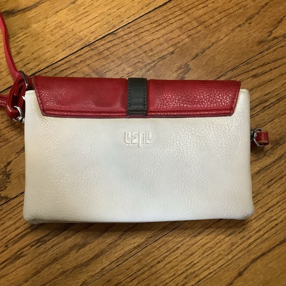 Espe white/red scalloped front purse - Picture 3 of 9
